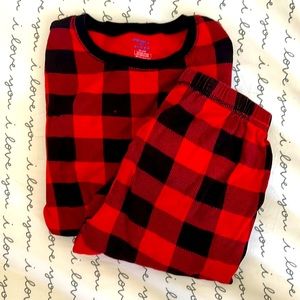 Kids size 14/16 black and red buffalo plaid pajama set!